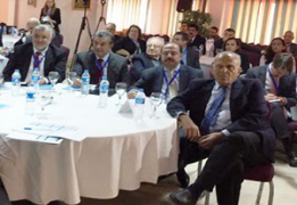 Benha University President participates in the Medical Researches Forum, Aswan