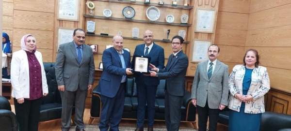 Benha University Board honors Benha Faculty of Engineering Dean After reaching Retirement Age